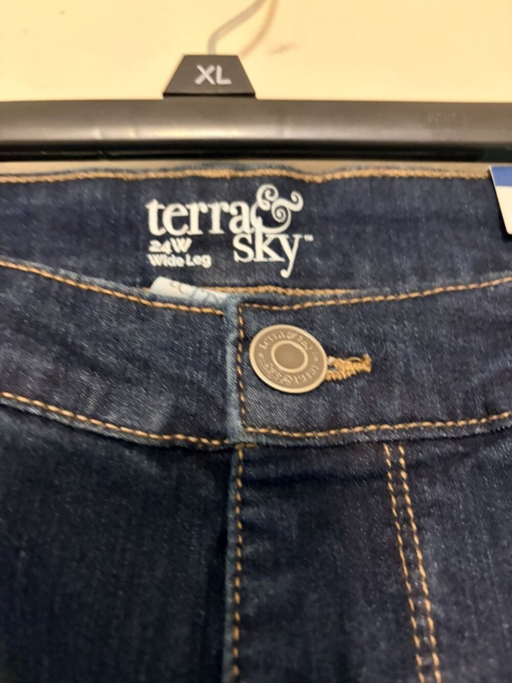 New NWT Terra & Sky Medium Wash Wide Leg Jeans Women's Size 24W 31" Inseam - Picture 4 of 4